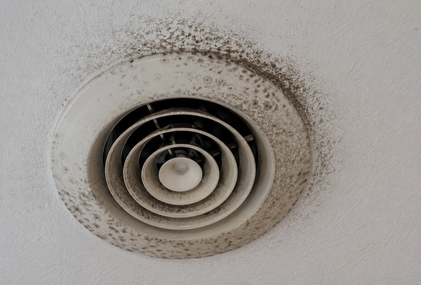 Schimmelvorming rond een ventilatierooster